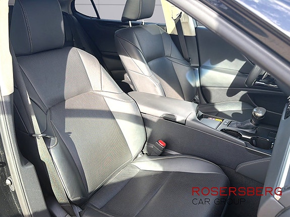 Lexus ES300h 9 of 16