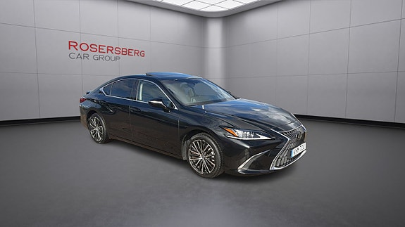 Lexus ES300h 8 of 16