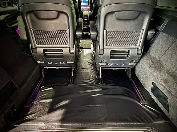 Mercedes-Benz V300 7 of 14
