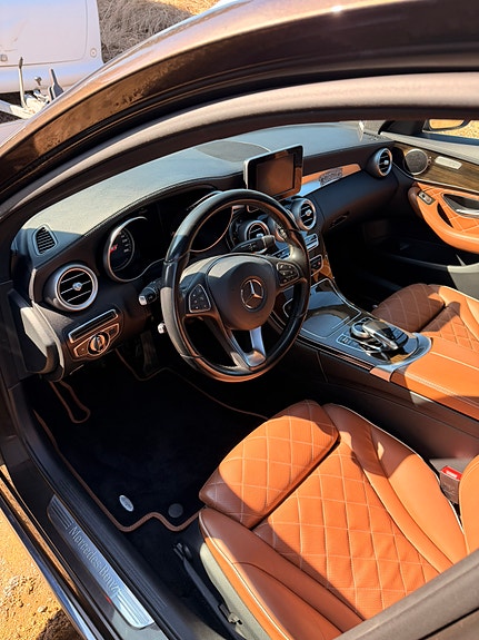 Mercedes-Benz C250 3 of 5