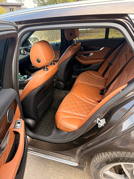 Mercedes-Benz C250 4 of 5