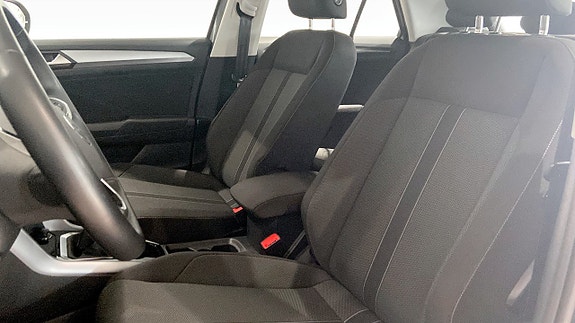 Volkswagen T-Roc 8 of 12