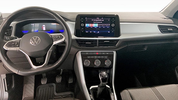 Volkswagen T-Roc 10 of 12