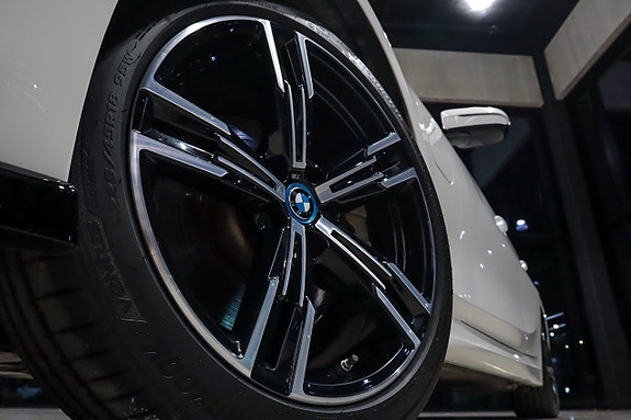 BMW 330e 9 of 14