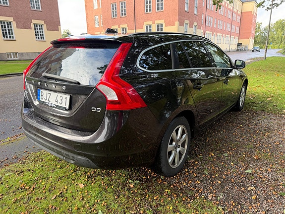 Volvo V60 7 of 10