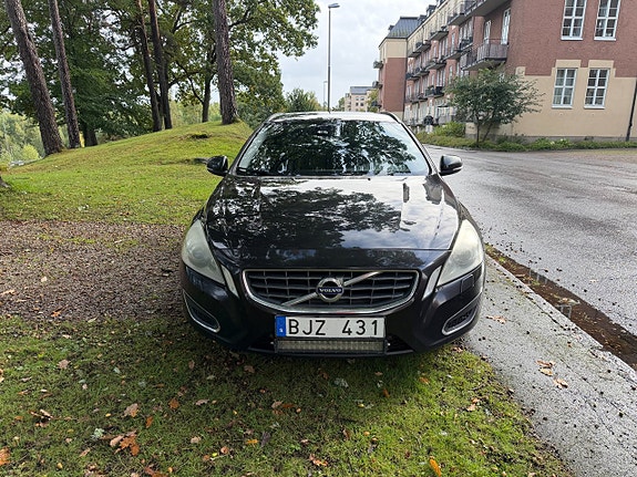Volvo V60 3 of 10