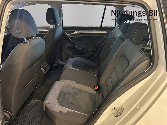 Volkswagen Golf Alltrack 7 of 9