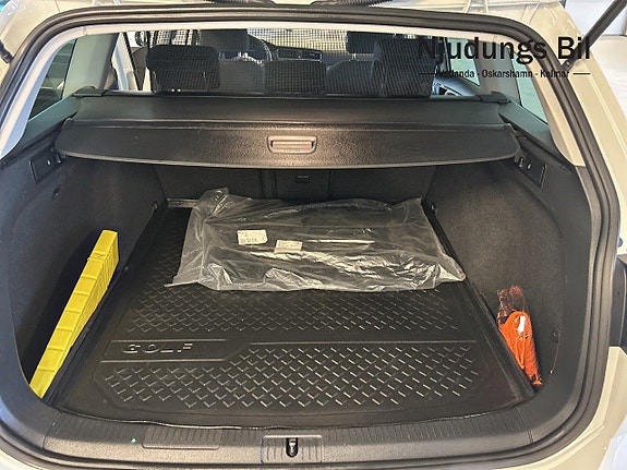 Volkswagen Golf Alltrack 5 of 9
