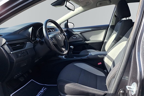 Toyota Avensis 12 of 19