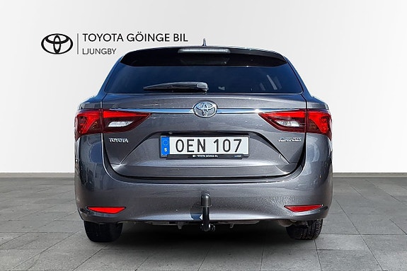 Toyota Avensis 4 of 19