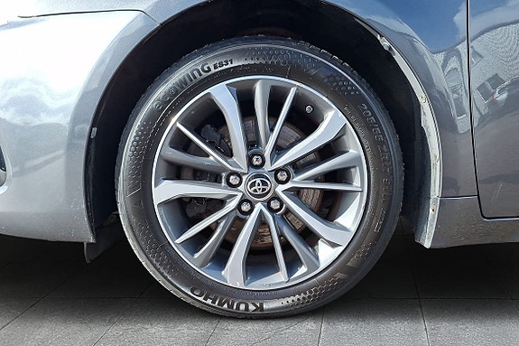 Toyota Avensis 16 of 19