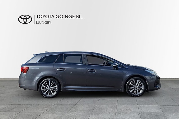 Toyota Avensis 17 of 19