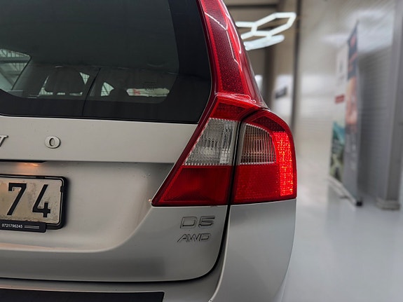 Volvo V70 16 of 24