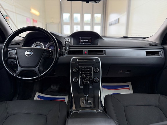 Volvo V70 18 of 24