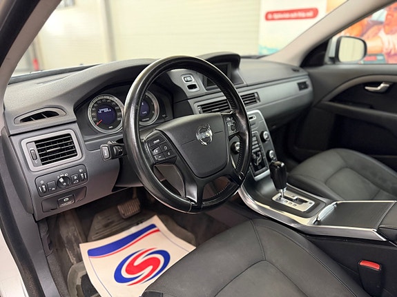 Volvo V70 7 of 24