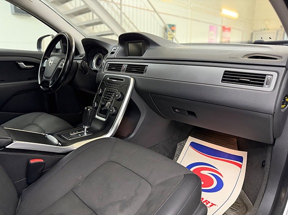 Volvo V70 13 of 24