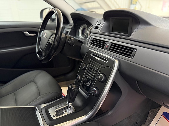 Volvo V70 15 of 24