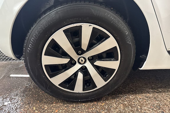 Renault Clio 11 of 14