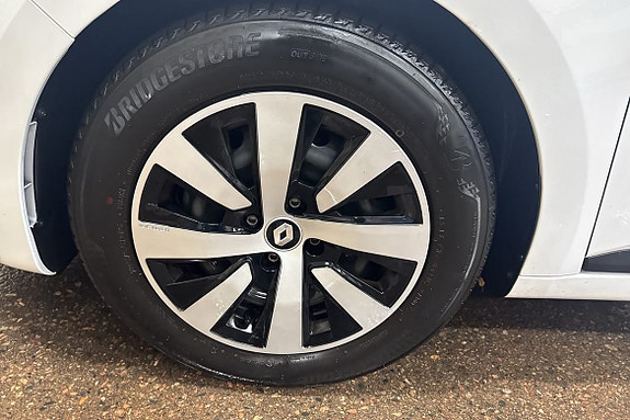 Renault Clio 9 of 14