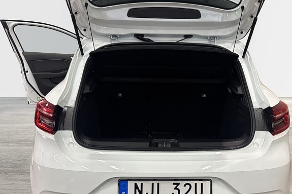 Renault Clio 8 of 14