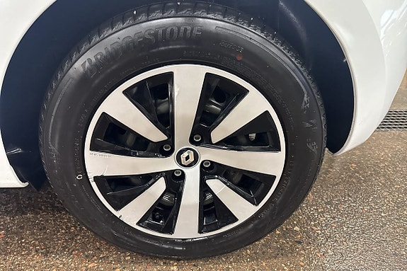Renault Clio 10 of 14