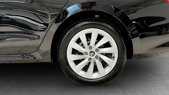 Skoda Octavia 6 of 21