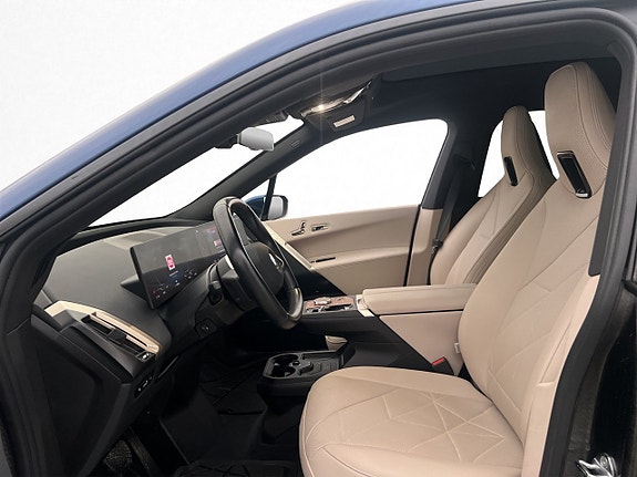 BMW iX 15 of 30