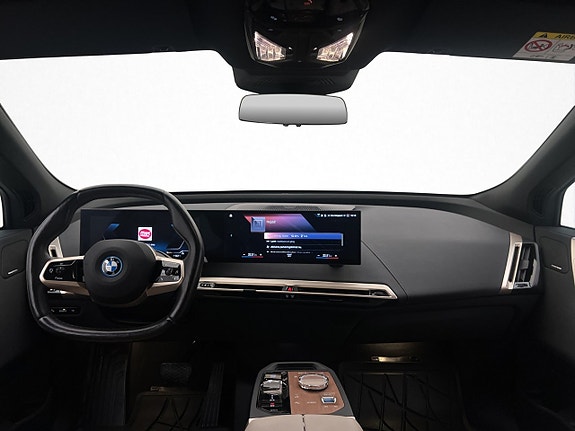 BMW iX 19 of 30