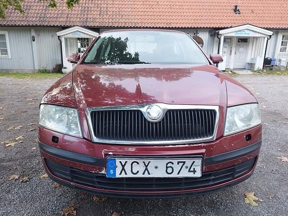 Skoda Octavia 2 of 8