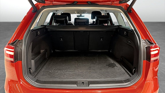 Volkswagen Passat Alltrack 12 of 23