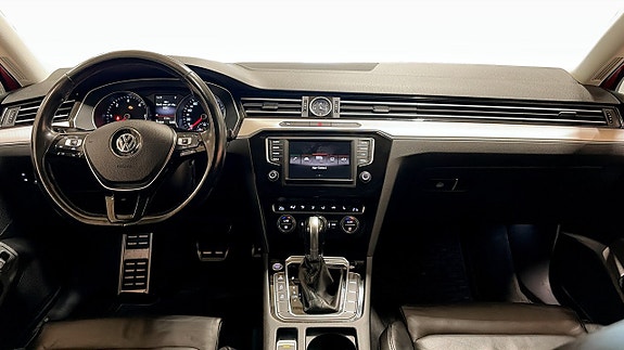 Volkswagen Passat Alltrack 10 of 23
