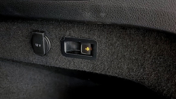 Volkswagen Passat Alltrack 13 of 23