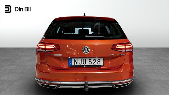 Volkswagen Passat Alltrack 5 of 23