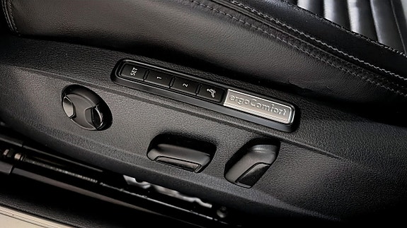 Volkswagen Passat Alltrack 16 of 23
