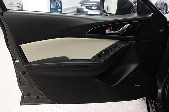 Mazda 3 5 of 15