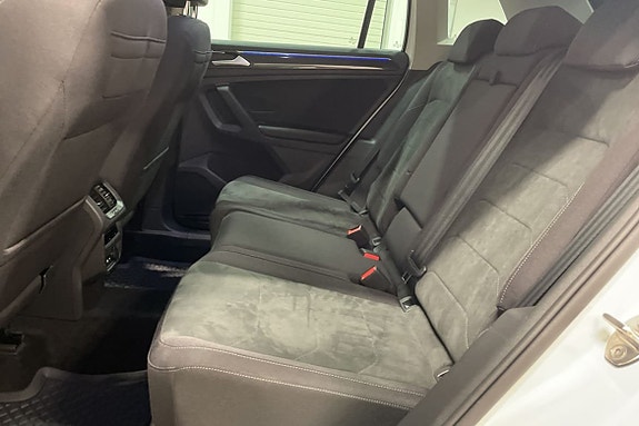 Volkswagen Tiguan 12 of 25