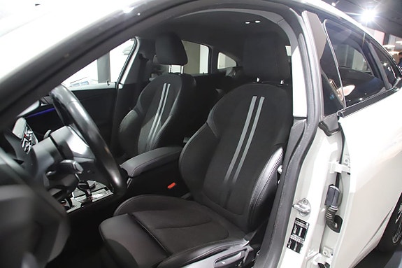 BMW 218d 8 of 13