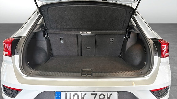 Volkswagen T-Roc 12 of 12