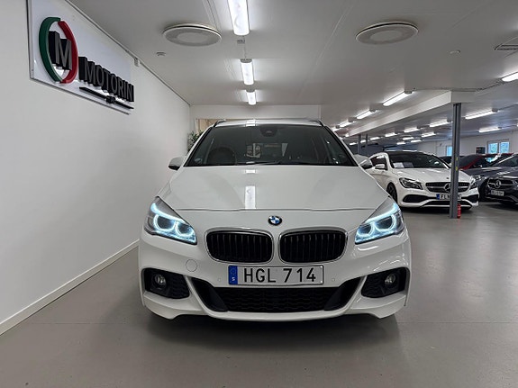 BMW 220d 2 of 27