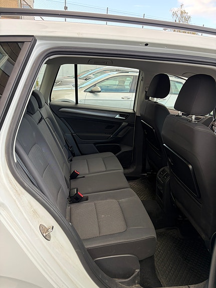 Volkswagen Golf Sportsvan 6 of 7