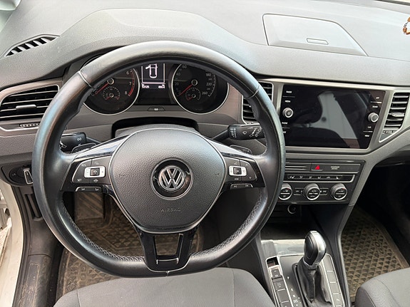 Volkswagen Golf Sportsvan 3 of 7