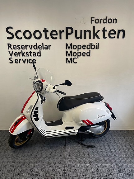 Vespa Gts 300 Racing Sixties SÅLD