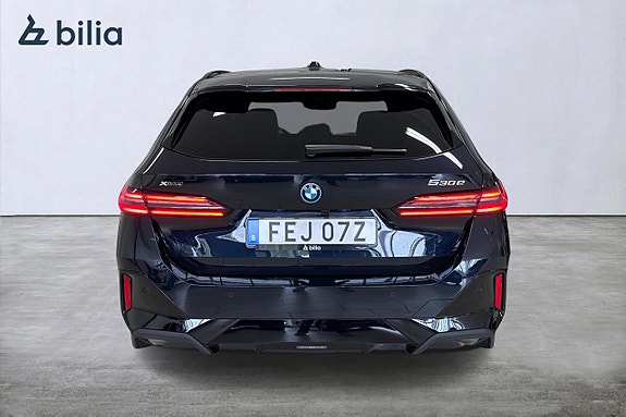 BMW 530e 4 of 19