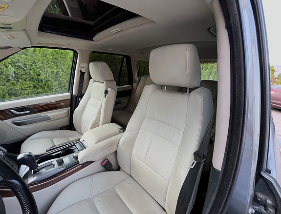 Land Rover Range Rover Sport 4 of 6