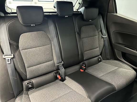 Renault Clio 17 of 18