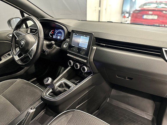 Renault Clio 10 of 18
