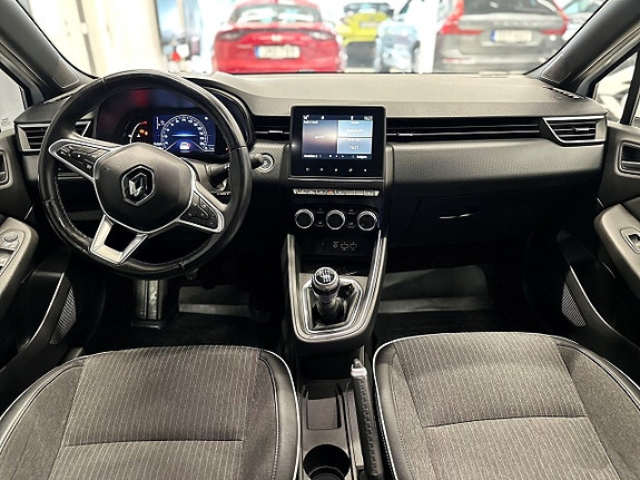 Renault Clio 12 of 18