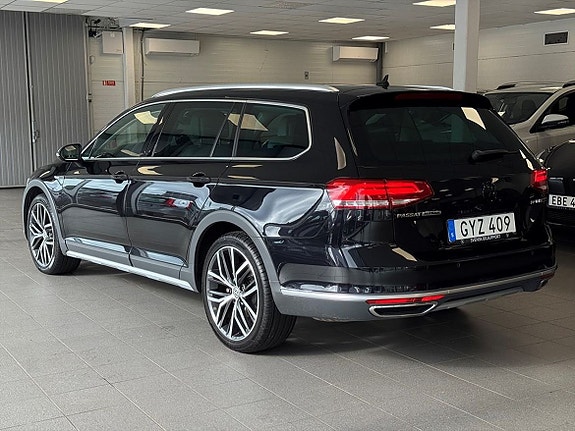 Volkswagen Passat Alltrack 5 of 25