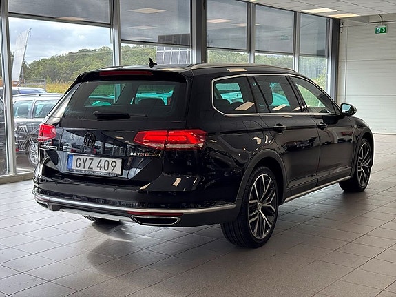 Volkswagen Passat Alltrack 3 of 25