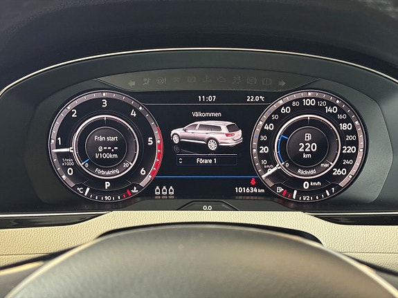 Volkswagen Passat Alltrack 17 of 25